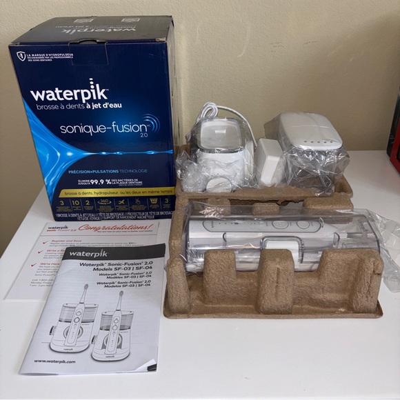 Waterpik Flossing Toothbrush Sonic-Fusion 2.0 w/ Water Flosser Combo, White, New - Picture 7 of 8
